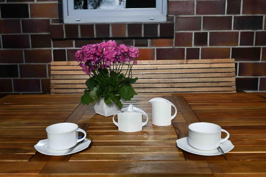 Unser Traumhaus Mit Wunderschoenem Garten Aurich Bagian luar foto